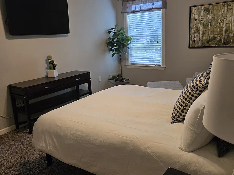 Queen Bedroom Upstairs