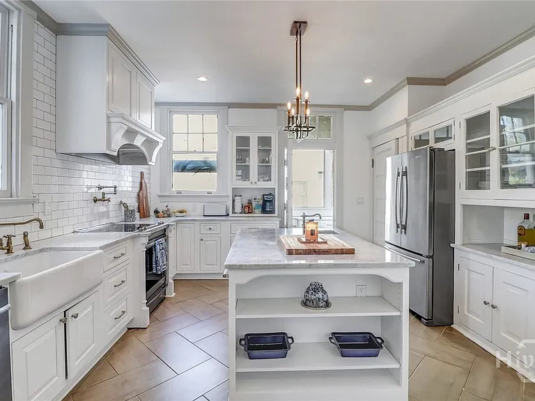 602 E Victory Dr — Photo 18