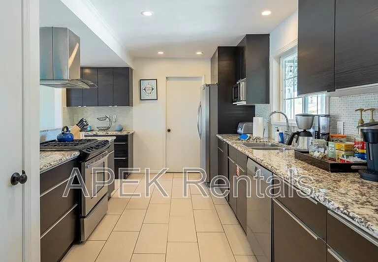 2415 E Finley Rd — Photo 41