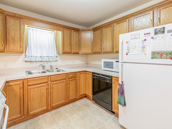 4th image of 1437 Clover Creek Ln
