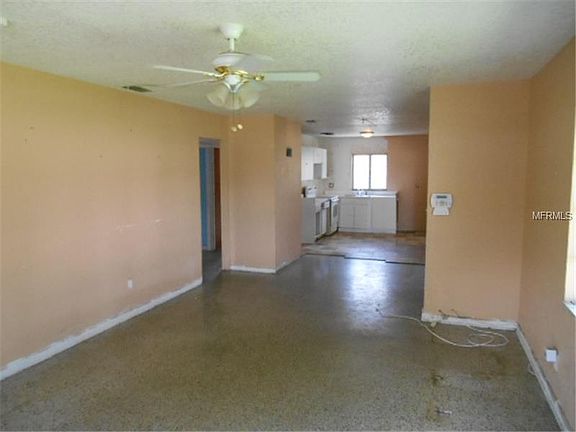 3rd image of 7405 N Coarsey Dr