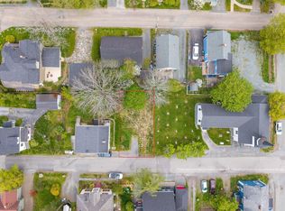 111 York St, Lunenburg, NS B0J2C0
