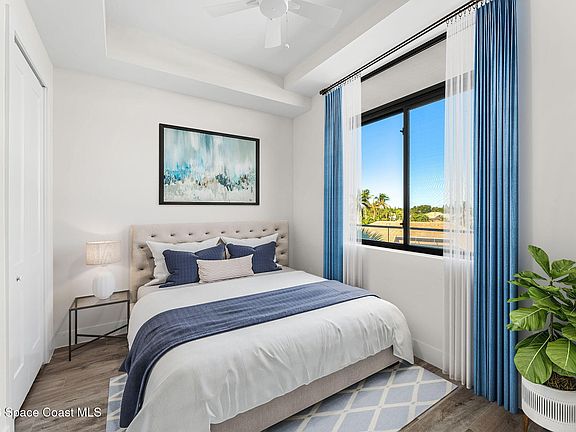 4th image of 225 Strand Dr Unit 303