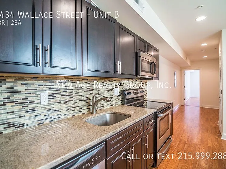 3434 Wallace St #B — Photo 3