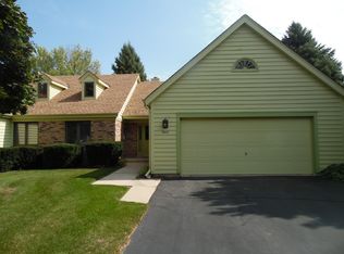 5438 Wild Rose Cir #5438, Greendale, WI 53129