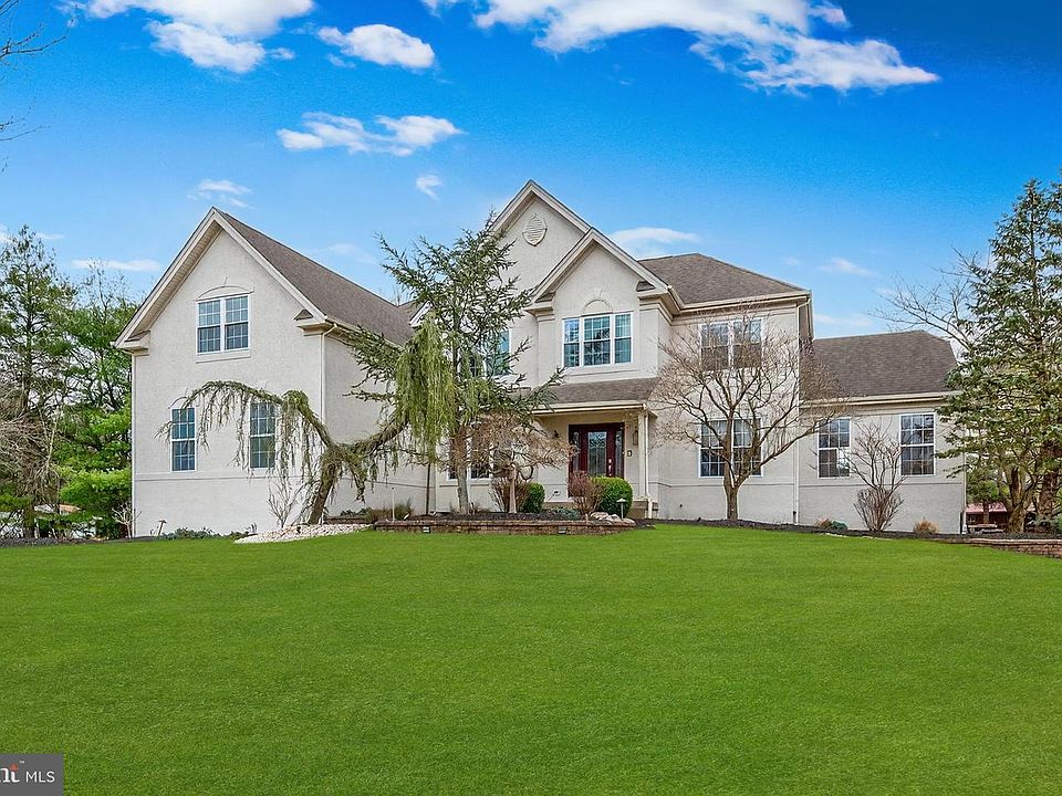 1st image of 11 Rolling Glen Ct