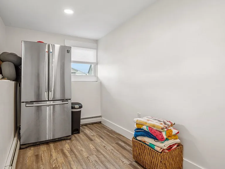 131 Franklin St — Photo 31