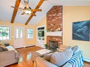 8 Naomi Ln, East Lyme, CT 06333 | Zillow