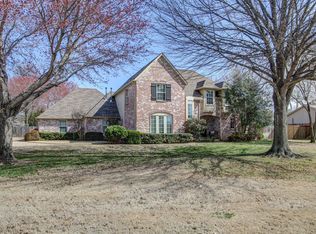 61 S Cedar Ridge Rd E, Broken Arrow, OK 74011