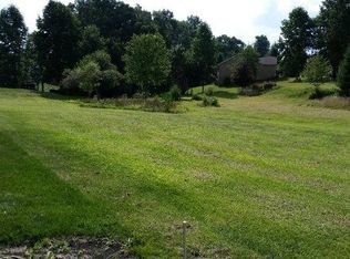 437 Quiet Oak St, Beaver, WV 25813