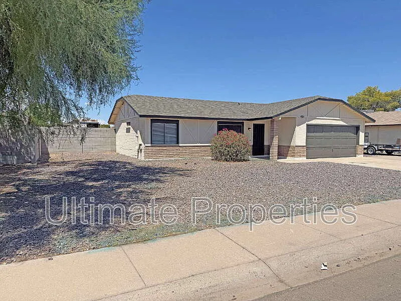 3 bed, 2.0 bath, 1104 sqft, $1,845 — Photo 3