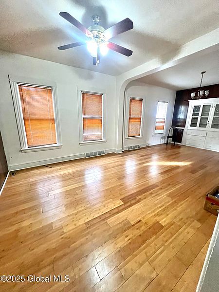 3rd image of 523 McClellan Street