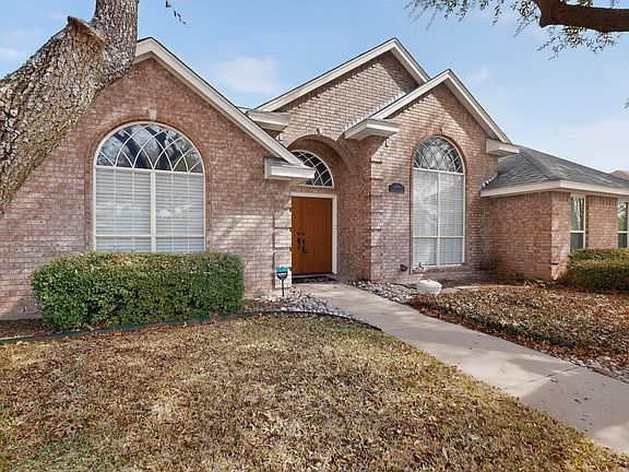 3rd image of 209 Brian Way