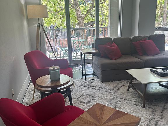 2nd image of 207 Pierce St Floor 2
