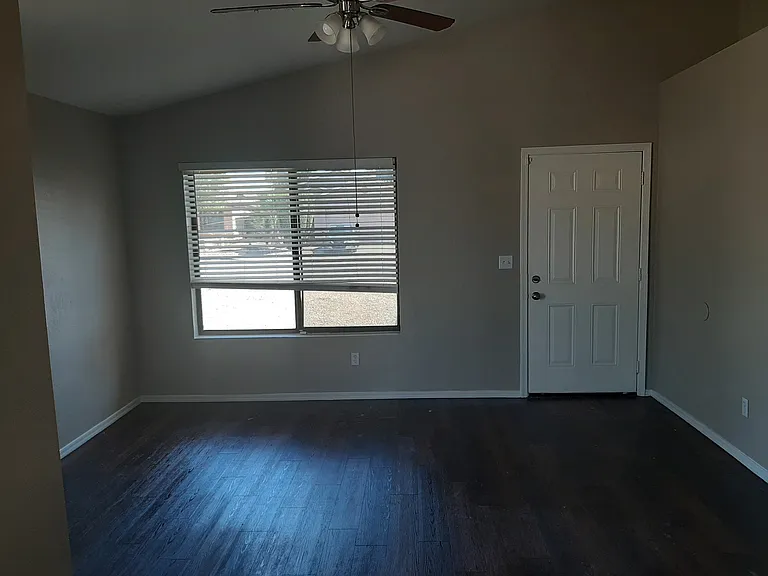 3118 W Via Montoya Dr — Photo 3