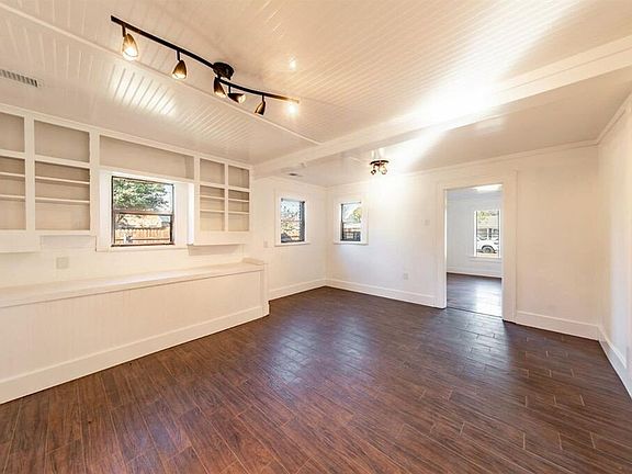 5th image of 2215 18th St