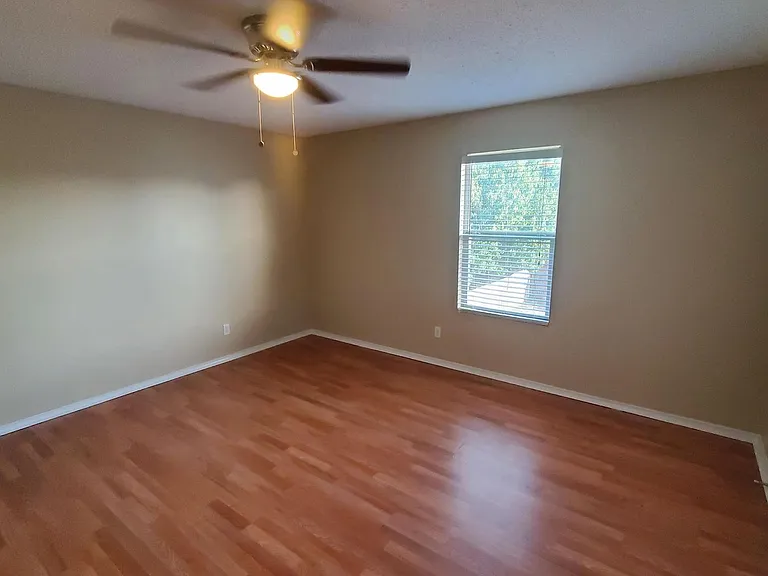 1400 Coral Reef Ln — Photo 2