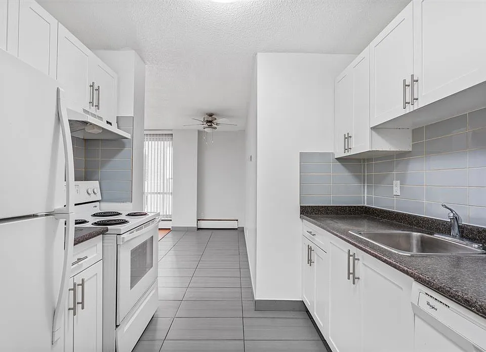 1305 15th Ave SW
