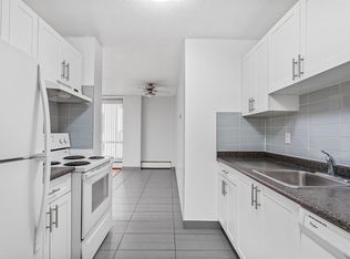 Park Royal Apartments, Calgary, AB T3C 0X8