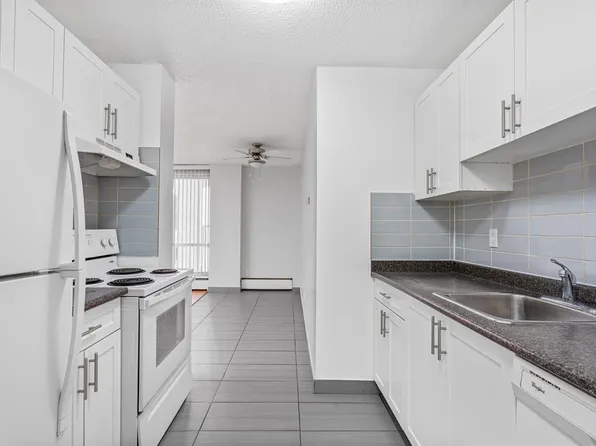 Park Royal Apartments, 1305 15th Ave SW, Calgary, AB T3C 0X8