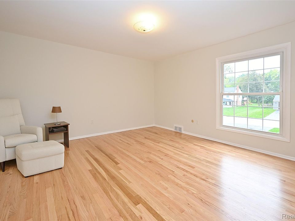 20011 Carriage Ln, photo 27