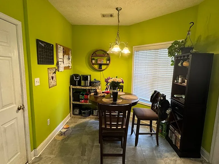 237 Wiltshire Dr — Photo 8