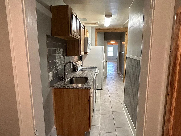 922 W Hill St — Photo 13