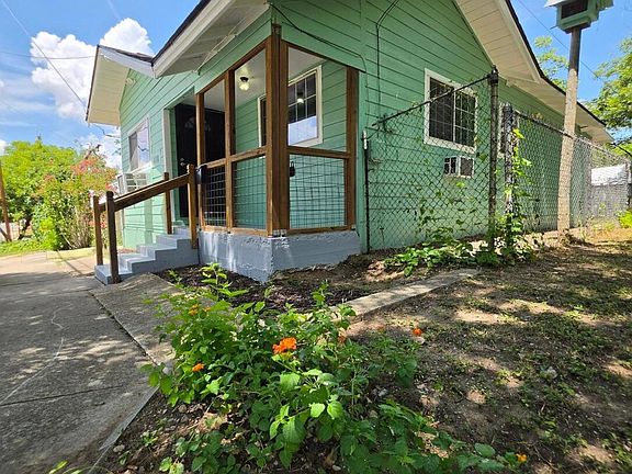2nd image of 410 NOPAL ST