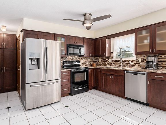 5th image of 4769 Briargrove Dr