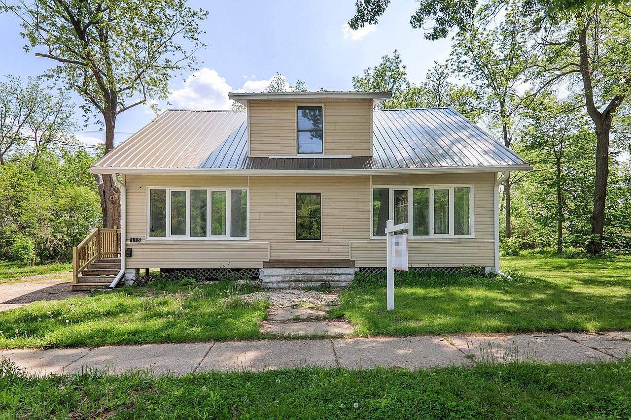 1235 South Cherry STREET, Janesville, WI 53545 Zillow