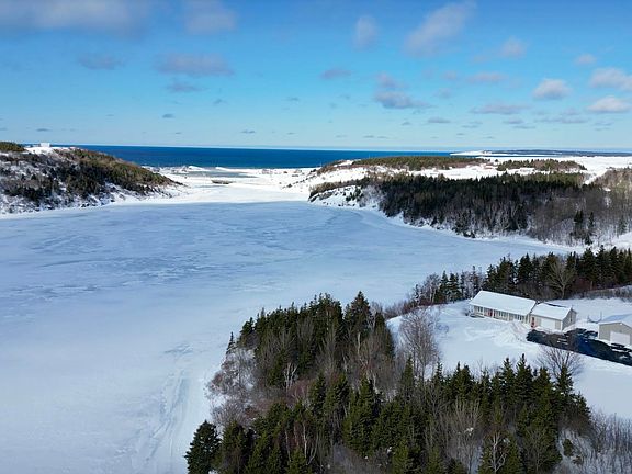 5th image of 1279 Macgarry Rd