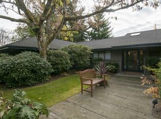 1847 Evergreen Point Rd, Medina, WA 98039