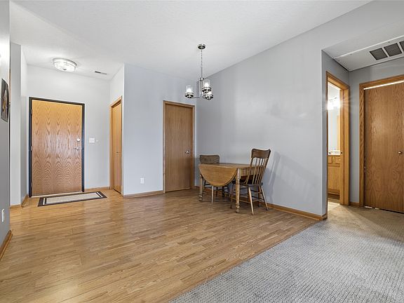 3rd image of 2435 Aspen Rd Unit 103