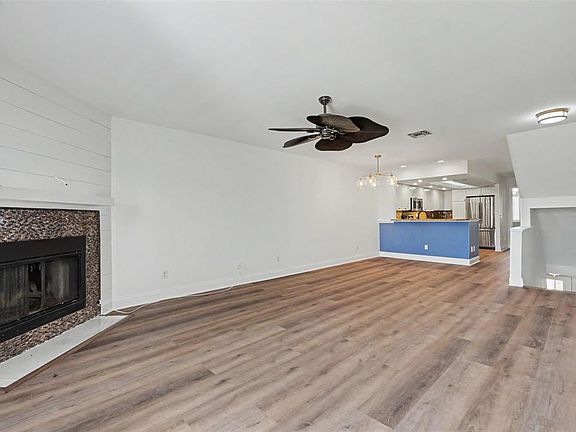 5th image of 269 Madeira Cir