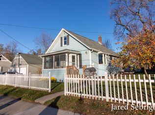 2042 Rowe Ave NE, Grand Rapids, MI 49505