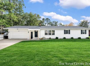 904 E Savidge St, Spring Lake, MI 49456