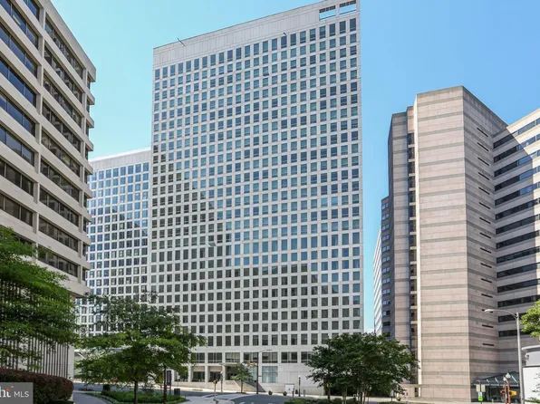 1111 19th St N APT 2203, Arlington, VA 22209