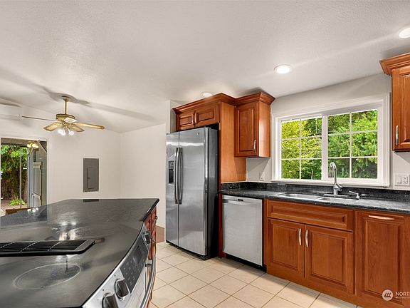 4th image of 14343 NE Woodinville Duvall Road