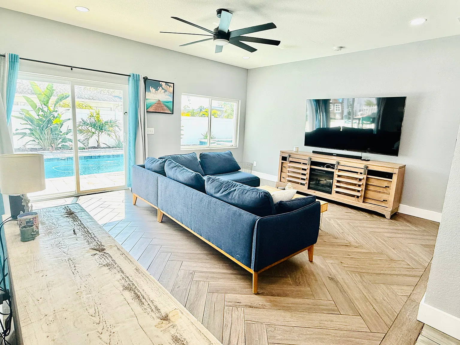 4 bed, 2217 sqft, $5,000 — Photo 2