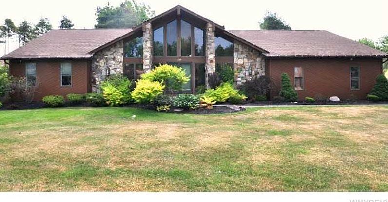 1st image of 68 Buttonwood Ct
