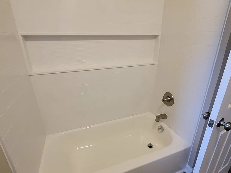 152 Chippendale Dr — Photo 7
