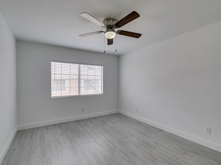 8449 Blue Island Ave — Photo 21