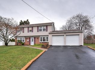 8 Larsen Rd, Somerset, NJ 08873