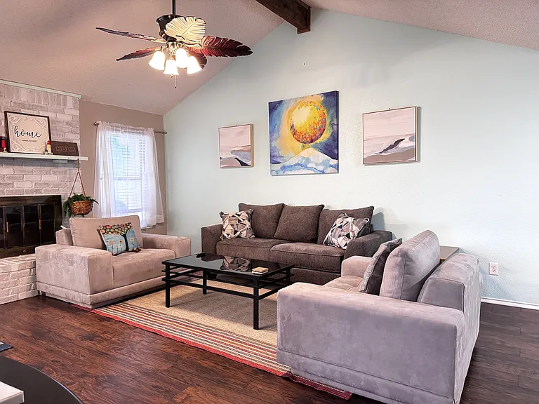 1429 Hall Dr — Photo 29
