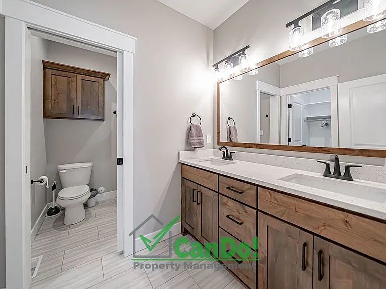 1491 Fremont Ave — Photo 15