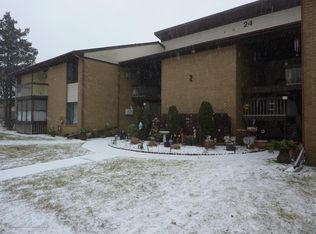 24 Meadow Green Cir UNIT B, Manalapan, NJ 07726