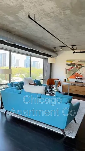 741 S Clark St #1010 Photo 1