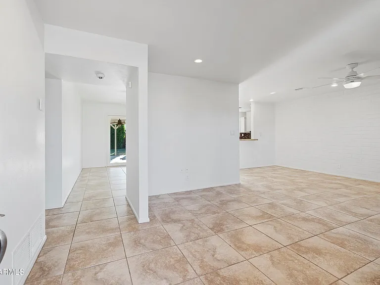 2548 N 68th Pl — Photo 8