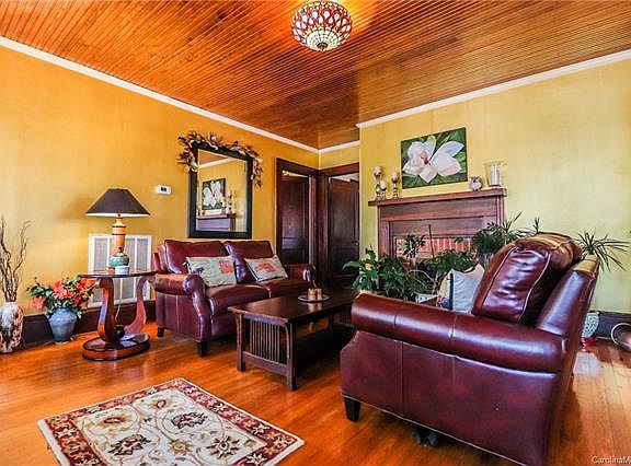3rd image of 507 King St