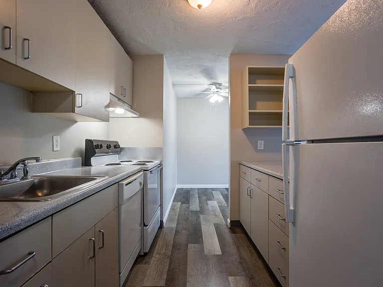 Sierra Terrace — Photo 11